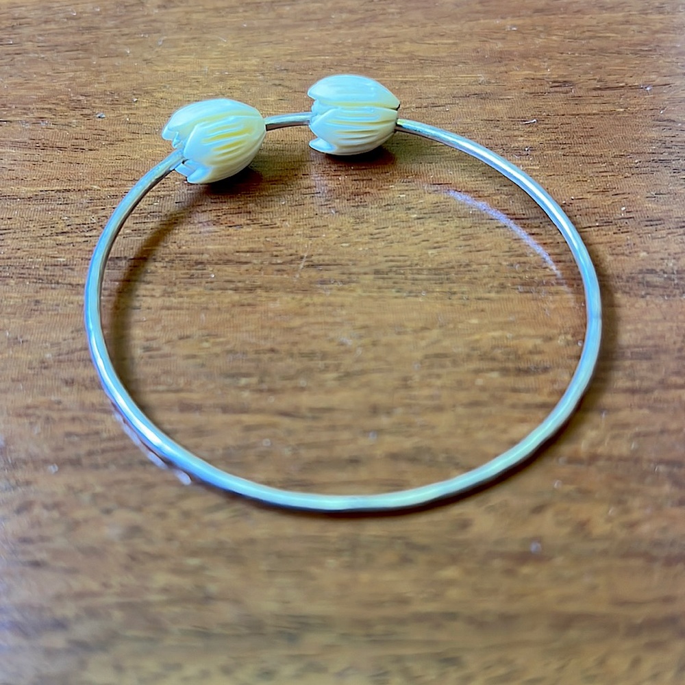 BANGLE 6.5 Sterling Silver Pikake Bead Bangles